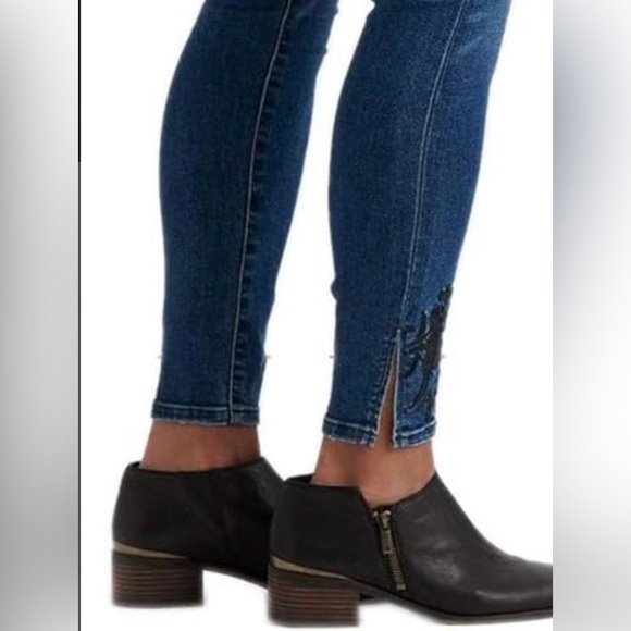 Lucky “Lolita Skinny” mid-rise jeans w/embroidery- size 6 (waist 28) - Picture 3 of 13